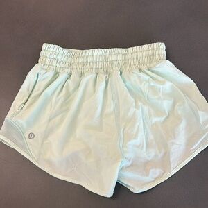 Lululemon mint size 0 2.5 hotty hots